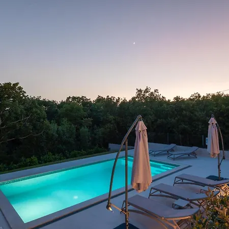 ヴィラ Alba Diminići